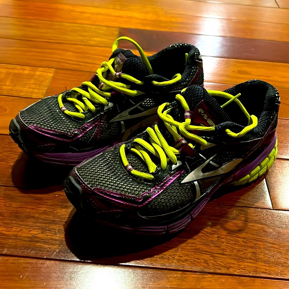 Brooks Ravenna 4 - Size 7 Womens